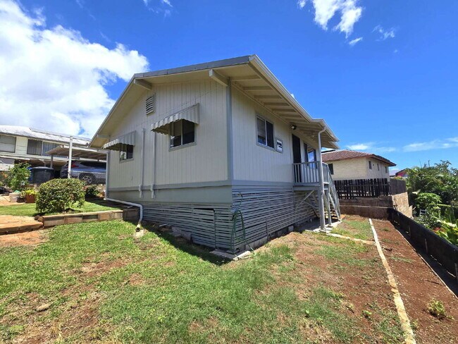 Building Photo - Renovated 2br/1ba Halawa Heights Cottage with Pearl Harbor Views!