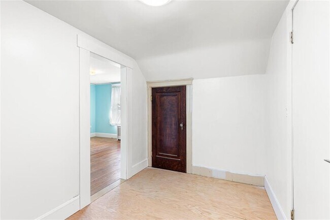 Building Photo - 31 Washington St