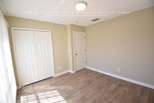 Building Photo - 4635 Sanibel Way