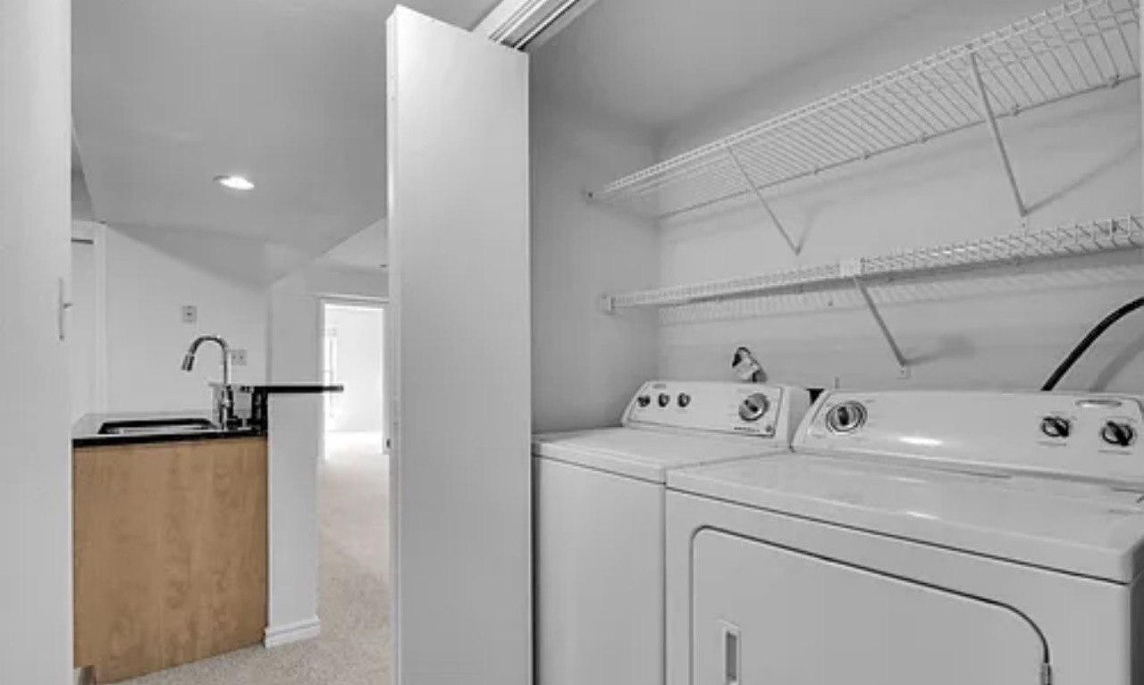 Building Photo - 12154 Penderview Ter