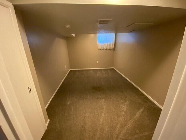 Building Photo - 1397 E 1300 S