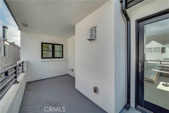 Building Photo - 608 Heliotrope Ave