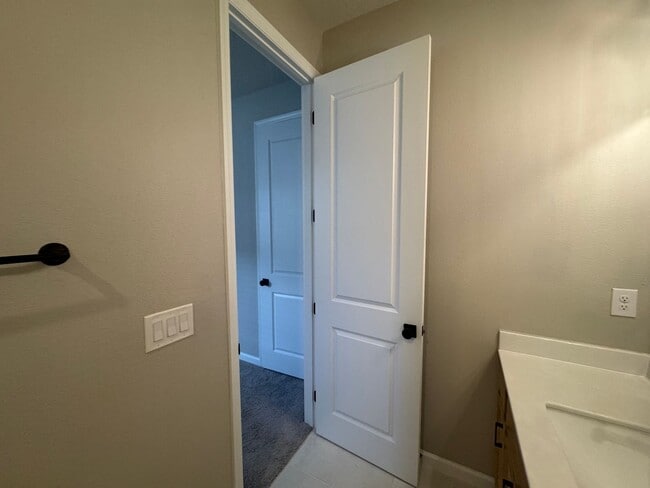 Building Photo - Where Modern Comfort Meets 4BD/3BA Hometown Charm — Your Story Begins in Okahumpka! FULLY-FENCED!...