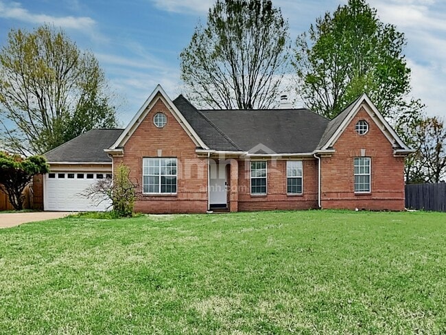 Building Photo - 245 Brookstone Cove