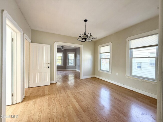 Building Photo - 1017 Hegeman St