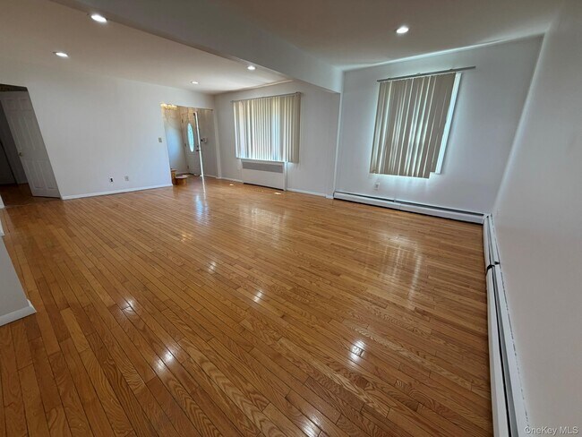 Building Photo - 42 Rhodes Dr