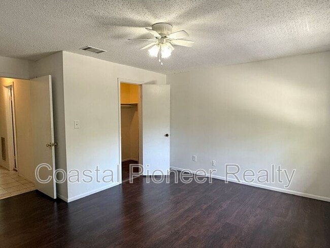 Building Photo - 7573 Abonado Rd