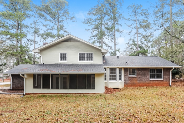 Building Photo - 2531 Country Club Dr SE