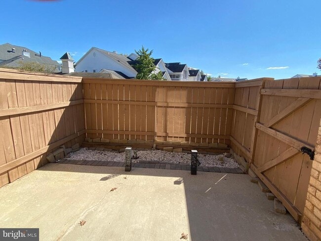 Building Photo - 6924 Hanover Pkwy