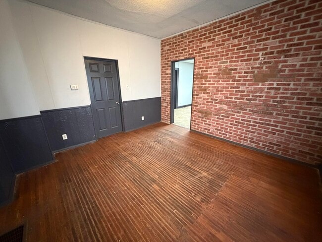 Building Photo - 129 Griffin-S