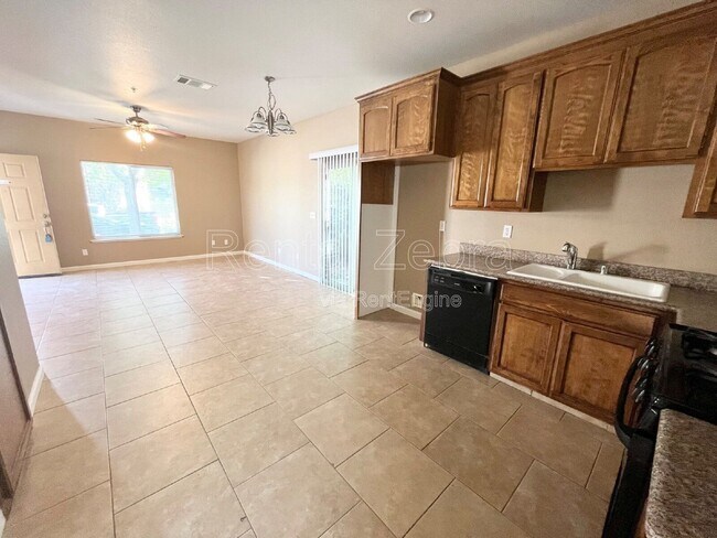Building Photo - 408 Olive Way