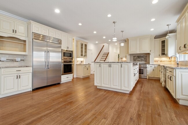 Building Photo - 57 Overbrook Dr