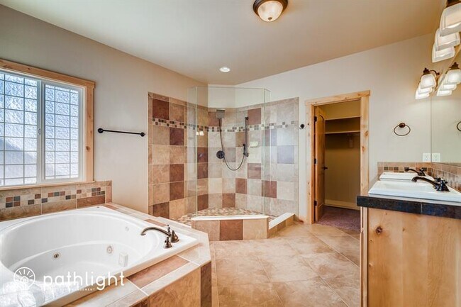 Building Photo - 5047 Georgetown Dr