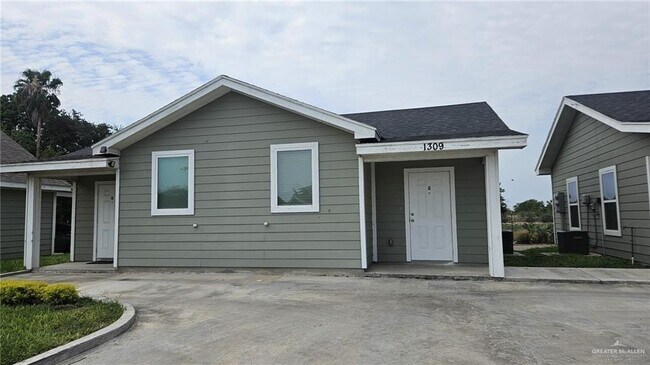 Building Photo - 1309 Quitaca Dr