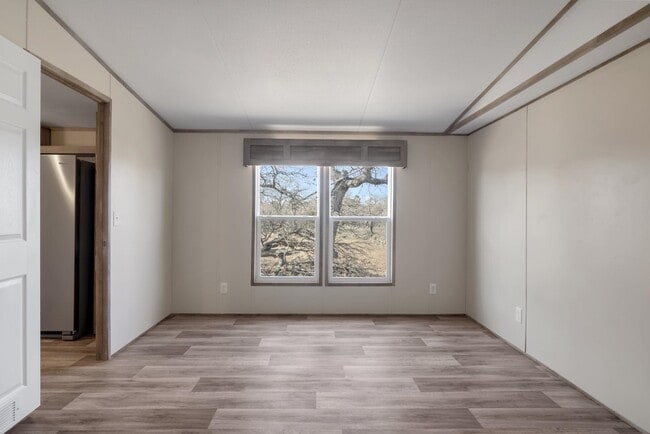 Building Photo - 105 E Briar Dr