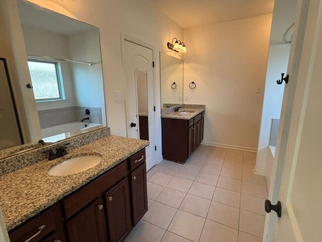 Building Photo - 18328 Crows Nest Dr