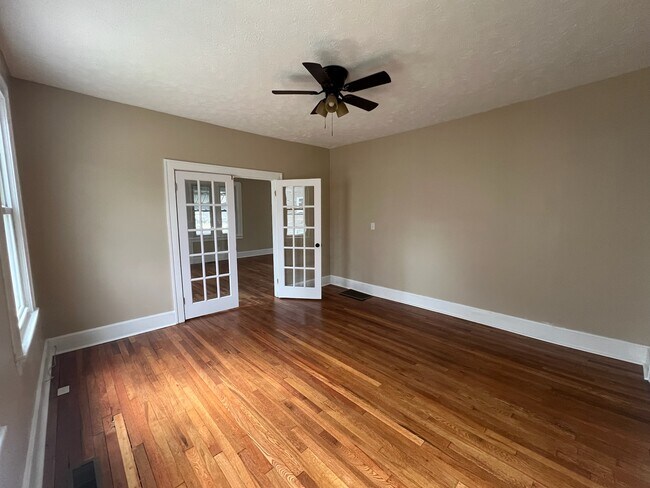 Building Photo - 1414 W Main St