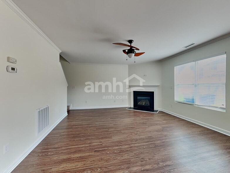 Building Photo - 6840 Horseback Ln