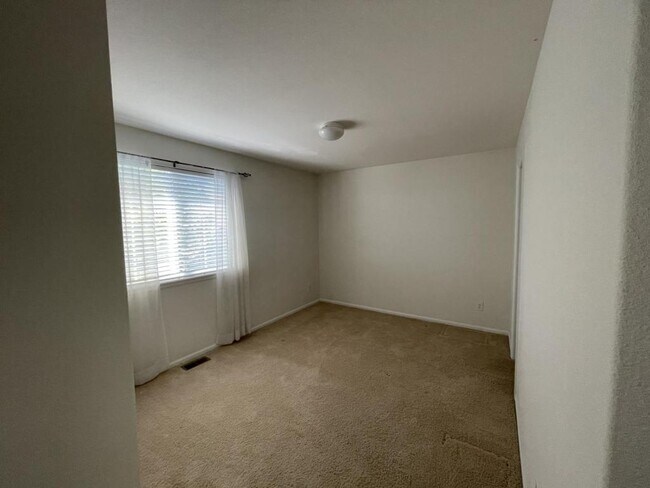 Building Photo - 12965 Banyon Cir