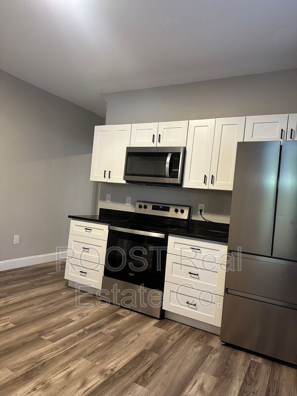 Building Photo - 31 Dana Ave