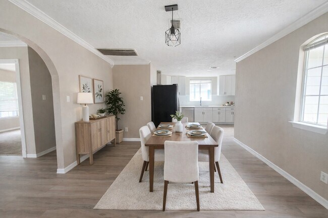 Building Photo - 5108 Clay St