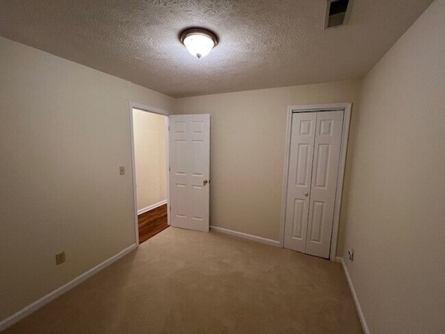Building Photo - Single Family Home for Rent