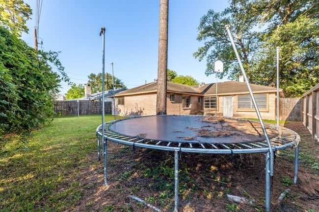 Building Photo - 15235 Heron Park Dr
