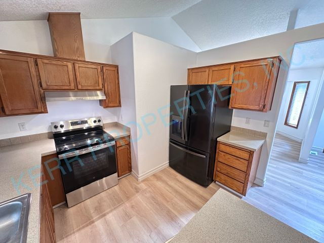 Building Photo - Charming 3-Bedroom Haven with 2 Baths in Gresham – Your Perfect 1364 Sq Ft Retreat!