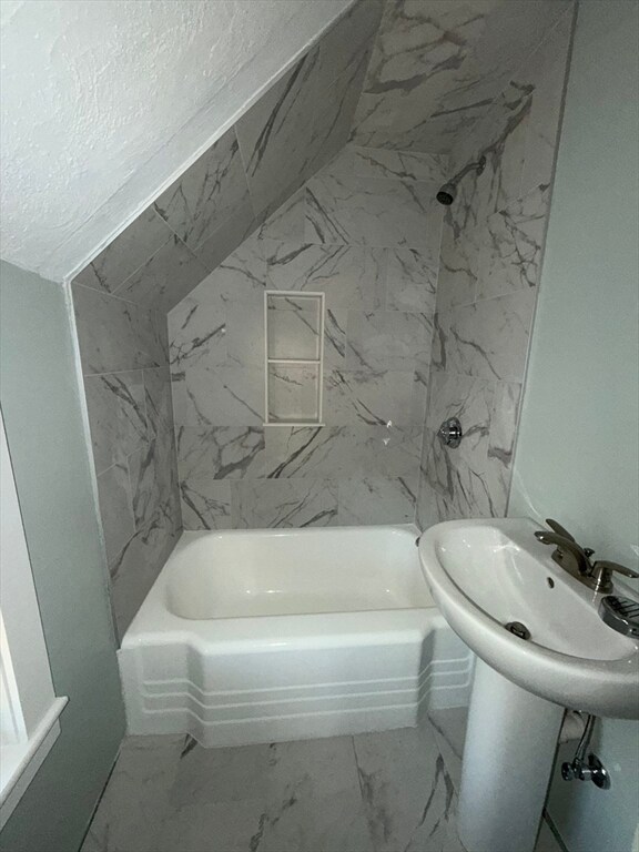 Building Photo - 19 Forest St