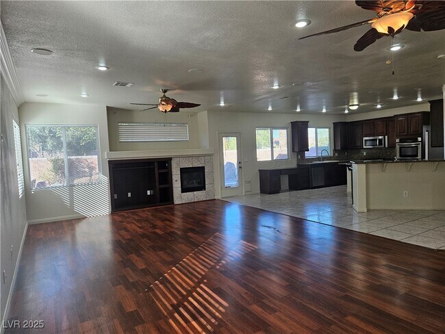 Building Photo - 10134 Reflection Brook Ave