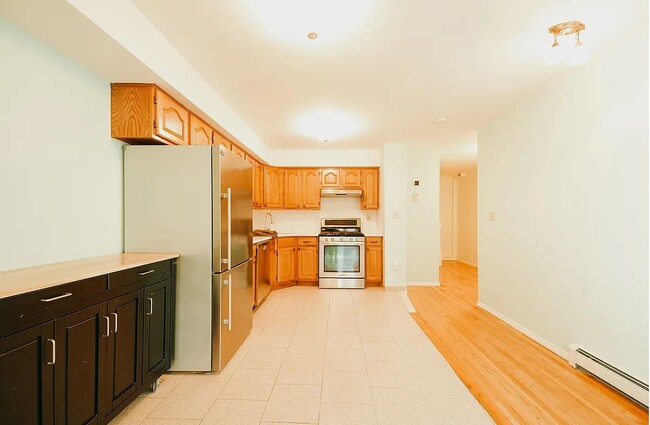 Building Photo - Contemporary Living Starts Here