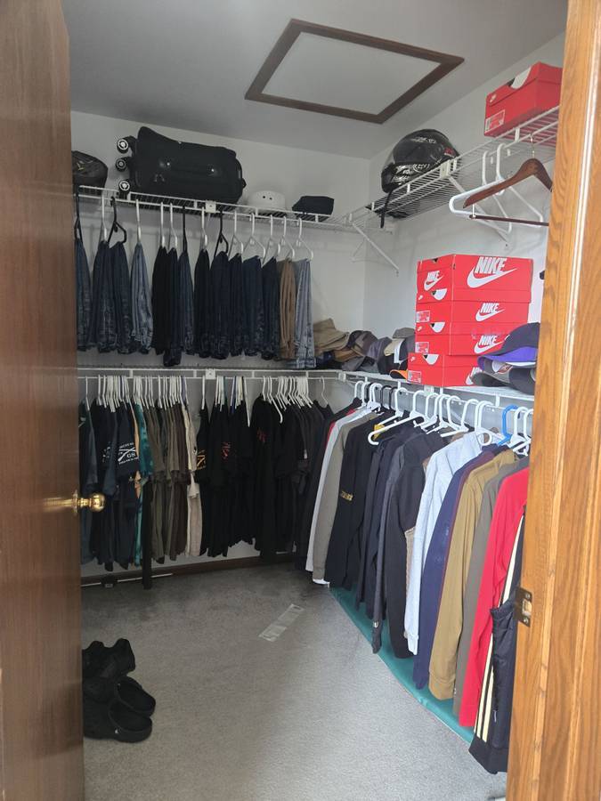 Building Photo - 5849 Woodland Dr