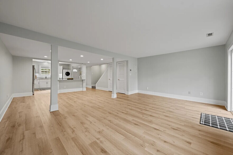 Building Photo - 1213 Manassas Court