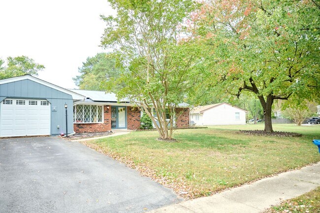 Building Photo - Spacious 4BR/2BA Furnished Home w/ Utilities, Mini Gym & Large Fenced Yard – Pinefield, Waldorf MD
