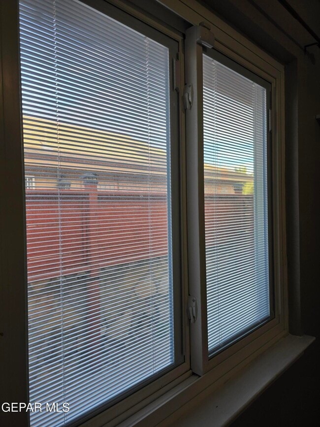 Building Photo - 12105 Royal Woods Dr