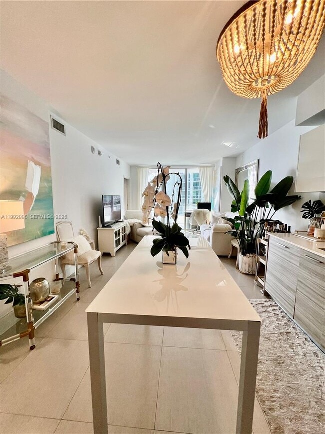 Building Photo - 1300 Brickell Bay Dr