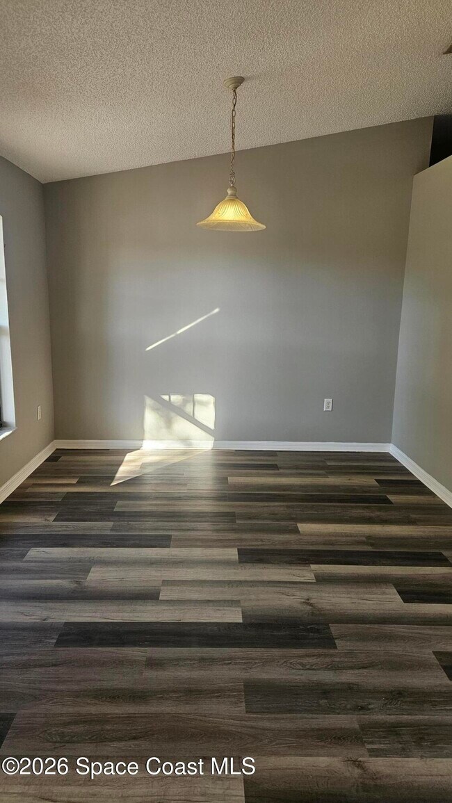 Building Photo - 249 Americana Blvd NE