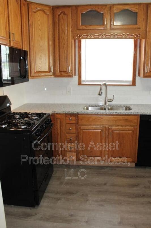 Building Photo - 7752 Catalpa Ave