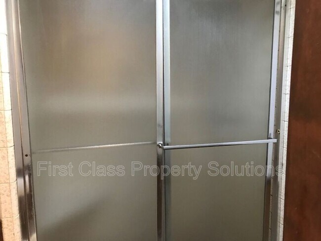 Building Photo - 5316 NW 111th Terrace