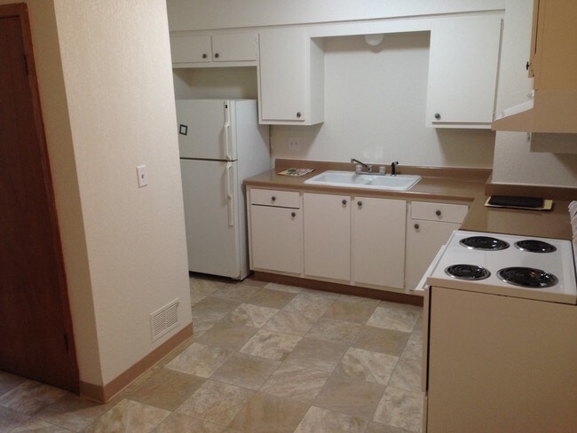 Interior Photo - 141-153 Morris St