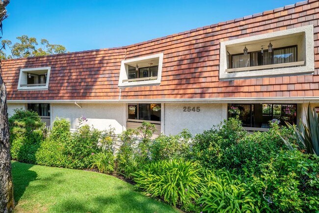 Building Photo - Malaga Cove Beauty