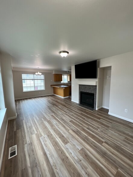 Building Photo - 6903 Gold Kings Ave