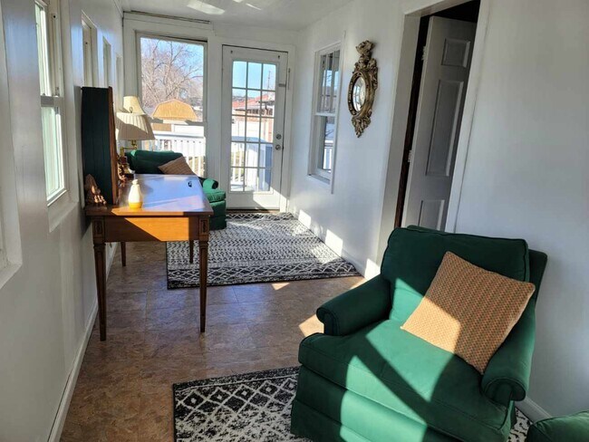 sun room - 206 Kanawha Ave