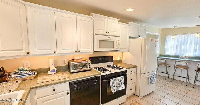 Building Photo - 1022 S Green St