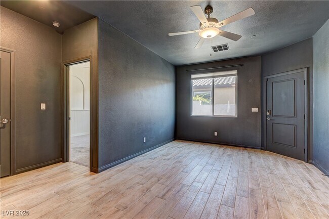 Building Photo - 6390 Montrose Park Ct