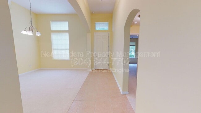 Building Photo - 738 Porta Rosa Circle