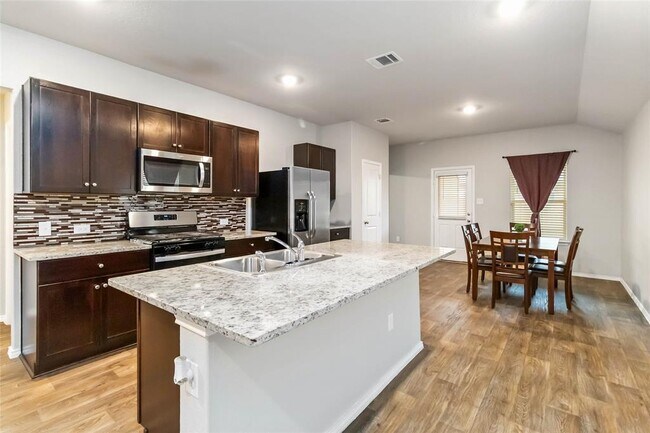 Building Photo - 2845 Wolfcreek