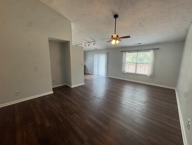 Building Photo - 778 Kingston Cir