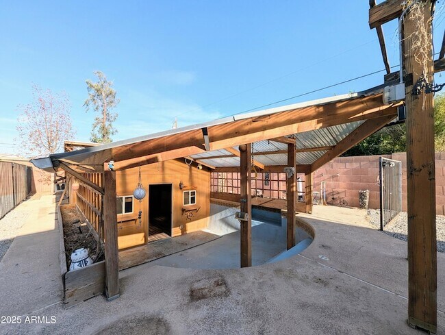 Building Photo - 4019 W San Miguel Ave