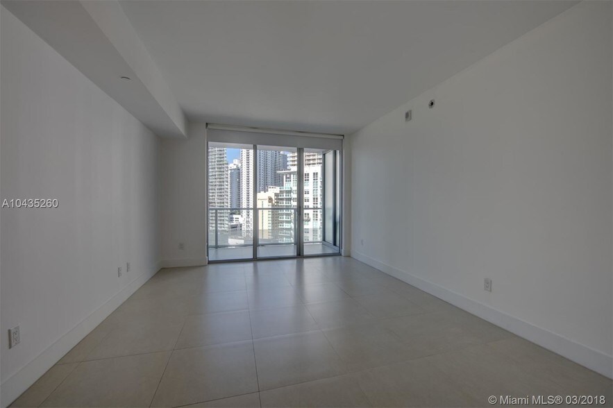 Building Photo - 1300 Brickell Bay Dr